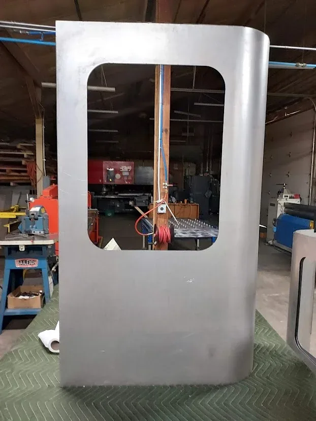 IN309R Right exterior rear tag panel. - International/Amtran replacement part #IN309R