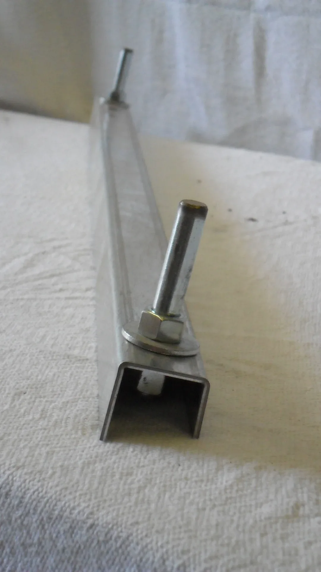 INAT256 IC- Amtran Lower Door support - International/Amtran replacement part #INAT256